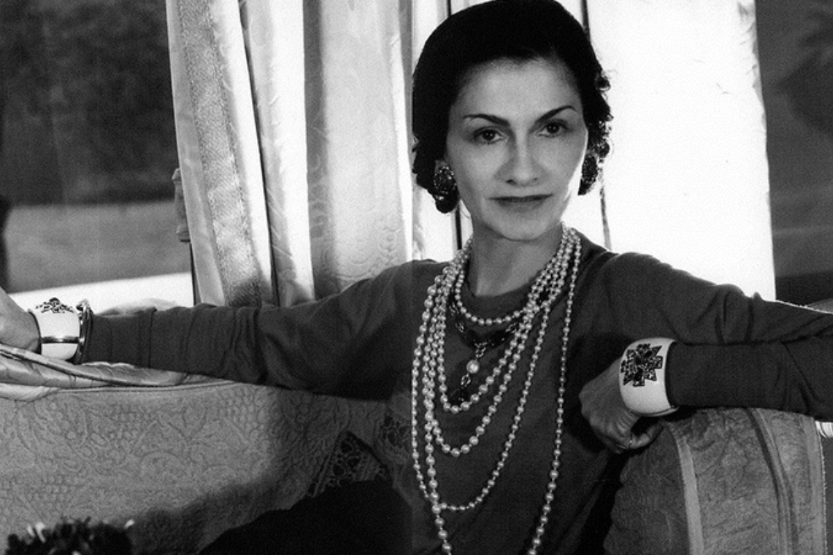 Coco Chanel biểu tượng của phong cách tối giản và thanh lịch